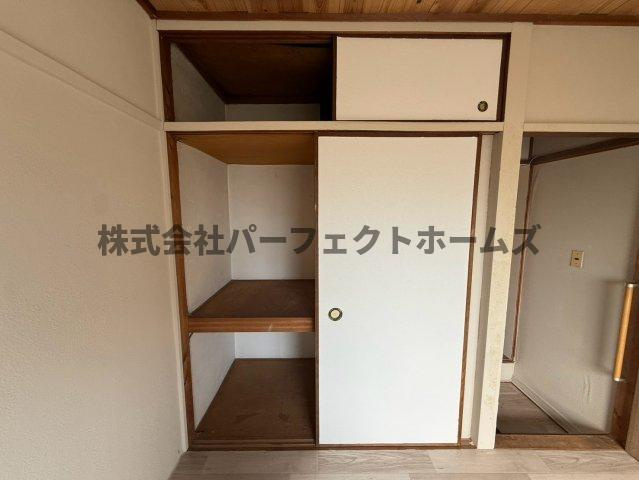 池田2丁目テラスハウス　賃貸の収納|便利な収納スペースです