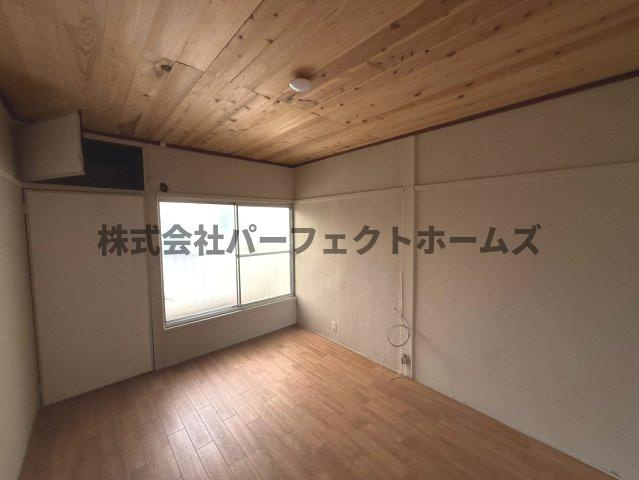 池田2丁目テラスハウス　賃貸の居間・リビング|ゆったりとしたリビングです
