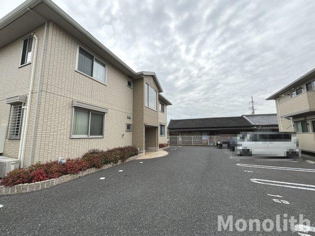 フォレストヒルズⅡ棟の駐車場