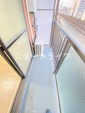 大阪市淀川区十三本町３丁目の賃貸マンションのバルコニー