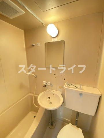 大阪市淀川区十三本町３丁目の賃貸マンションの洗面所