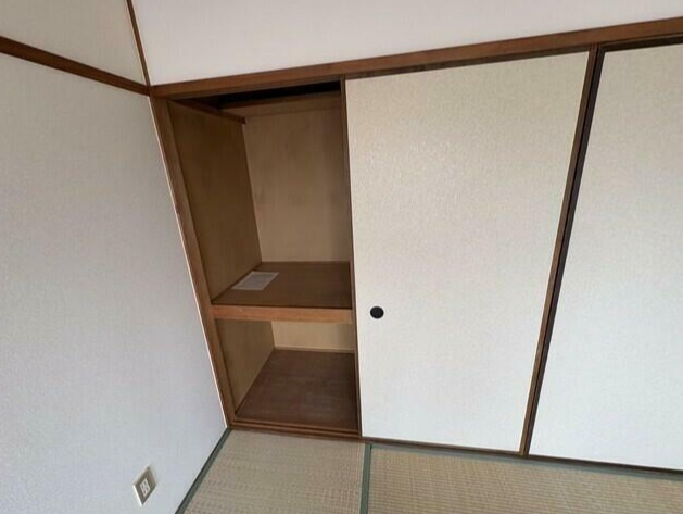 サニーハイム山氏浦Bの収納