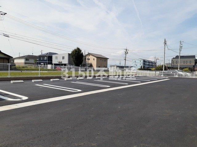 シャンポール須賀の駐車場|カースペースがあります