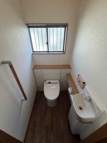 大塩戸建てのトイレ