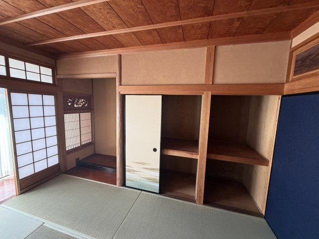 大塩戸建ての収納