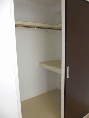 呉市西中央１丁目の賃貸マンションの収納
