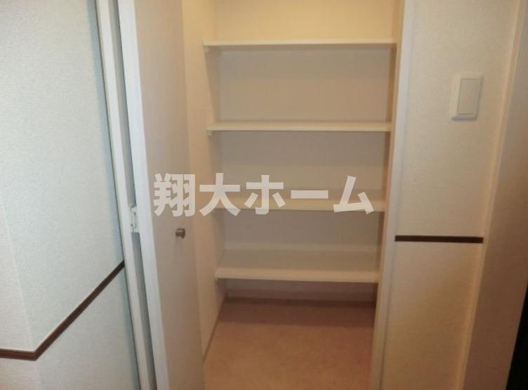 ロイヤルパークス新田の収納