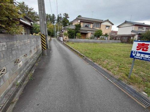 新発田市大栄町7丁目　土地の前面道路含む現地写真|現地（2026年8月）撮影