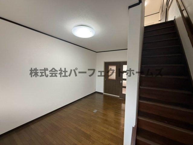 石津南町戸建　賃貸の居間・リビング|こちらの居間で趣味の時間をお楽しみください