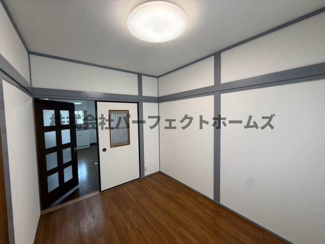 石津南町戸建　賃貸の居間・リビング|使いやすいリビングです