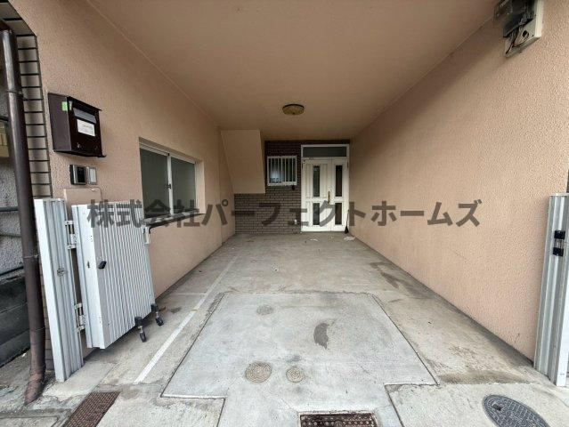 石津南町戸建　賃貸の駐車場|（幅2300　奥行4300　高さ2250）