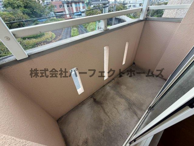 石津南町戸建　賃貸のバルコニー|バルコニーからの眺めを楽しみながら食事をしませんか