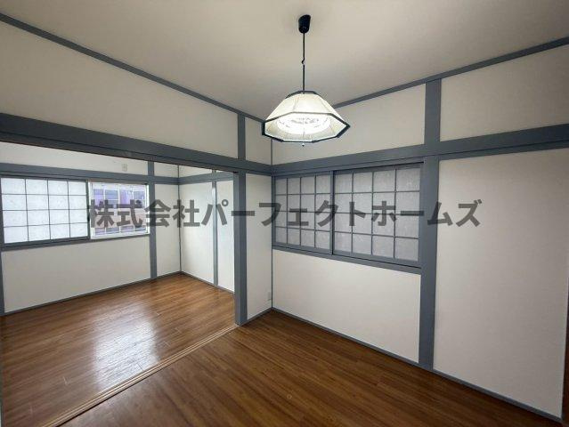 石津南町戸建　賃貸の居間・リビング|使いやすいリビングです