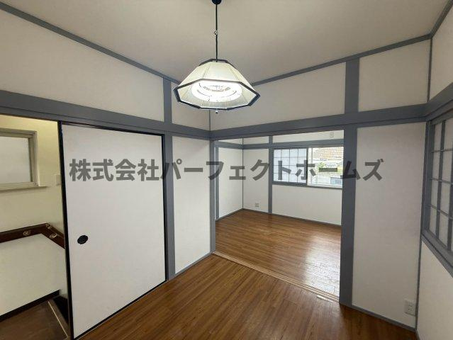 石津南町戸建　賃貸の居間・リビング|使いやすい居間です