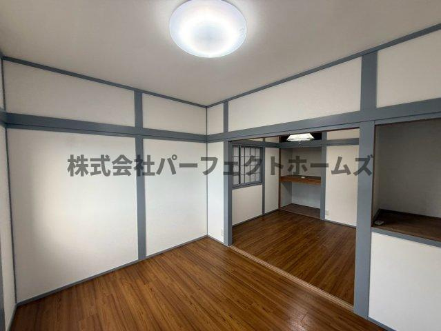 石津南町戸建　賃貸の居間・リビング|ゆったり過ごせるリビングです