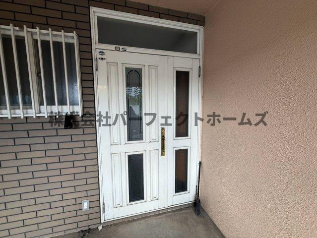 石津南町戸建　賃貸のエントランス|ゆとりのあるエントランスです
