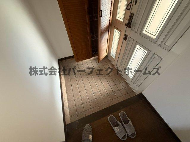 石津南町戸建　賃貸の玄関|明るい玄関です