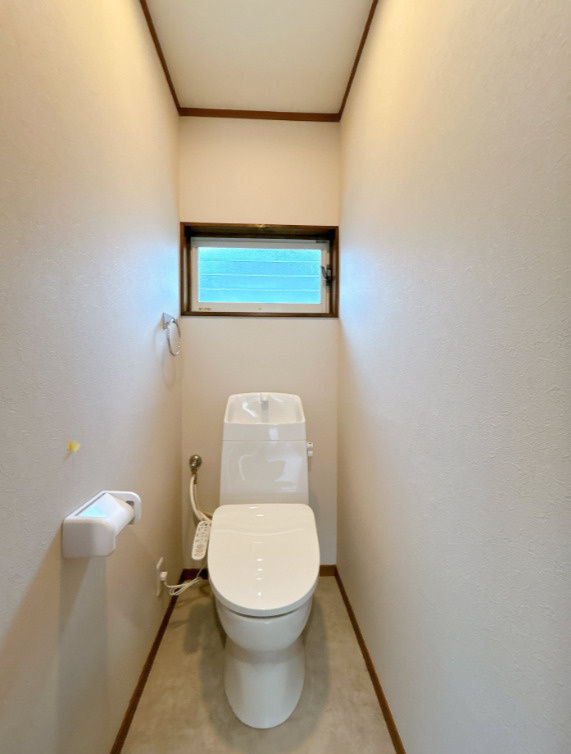 富士宮市小泉の中古一戸建のトイレ