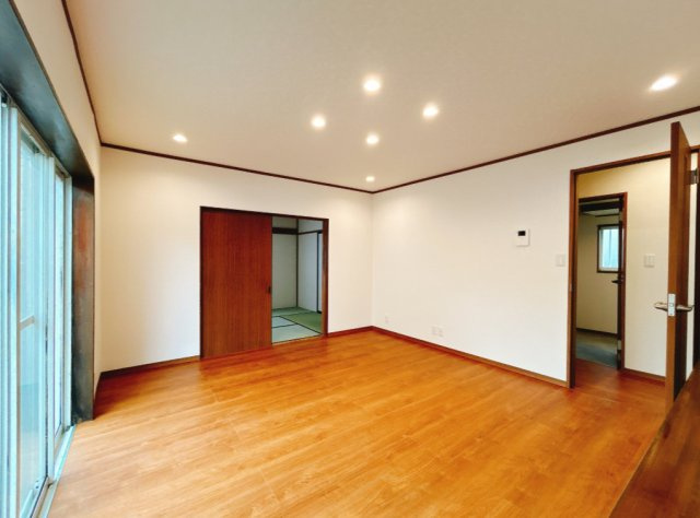 富士宮市小泉の中古一戸建の洋室