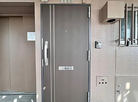 滝野川永谷マンションの玄関
