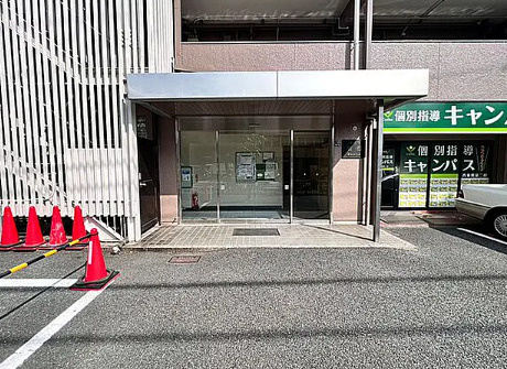 滝野川永谷マンションのエントランス