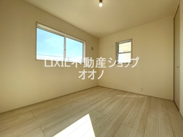 【洋室】 | 加須市花崎2丁目新築住宅全3棟　1号棟