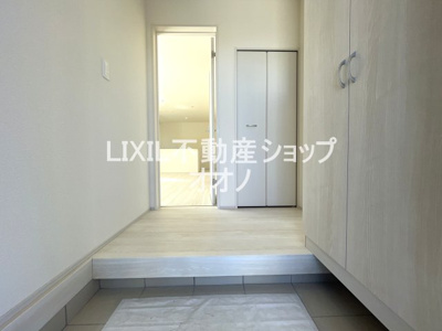 【玄関】 | 加須市花崎2丁目新築住宅全3棟　1号棟