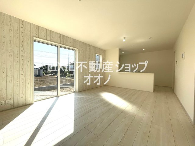 【居間・リビング】 | 加須市花崎2丁目新築住宅全3棟　1号棟