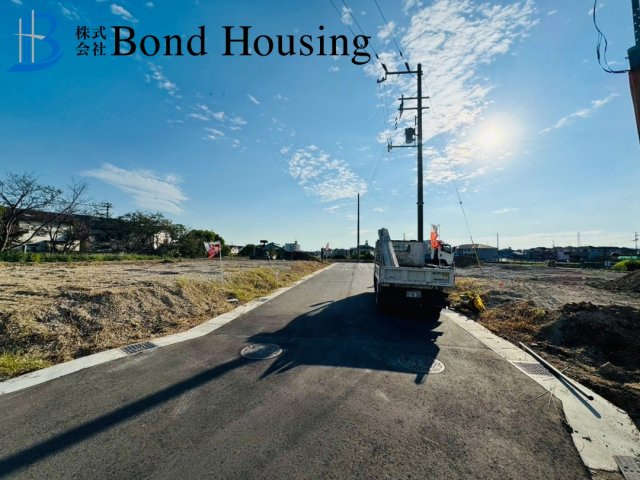 全7区画　5号棟　LDK20帖超　4LDK　二見町福里　新築戸建の前面道路含む現地写真
