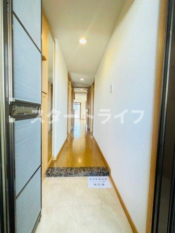 大阪市淀川区三国本町２丁目の賃貸マンションの玄関