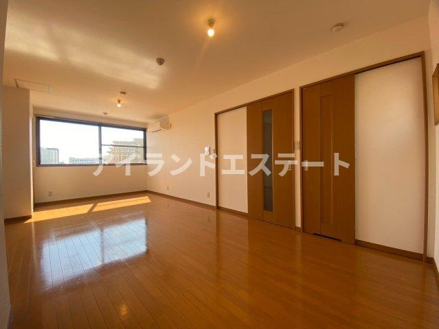 バスクコート　礼金0　駅近　1フロア1住戸　高層階の居間・リビング