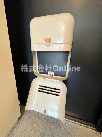 リリーフ明日香新石切の玄関