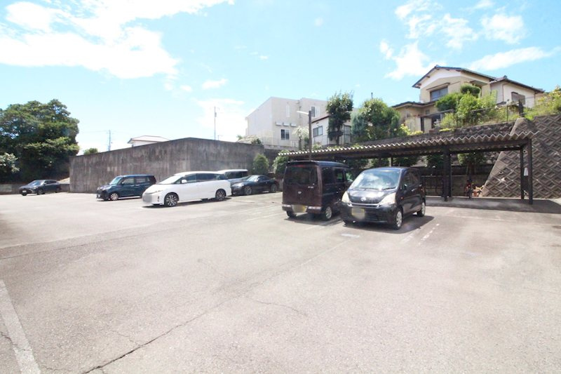 アクアハイム大宮の駐車場
