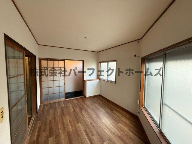 池田南町戸建　賃貸の居間・リビング|ゆったりとしたリビングです