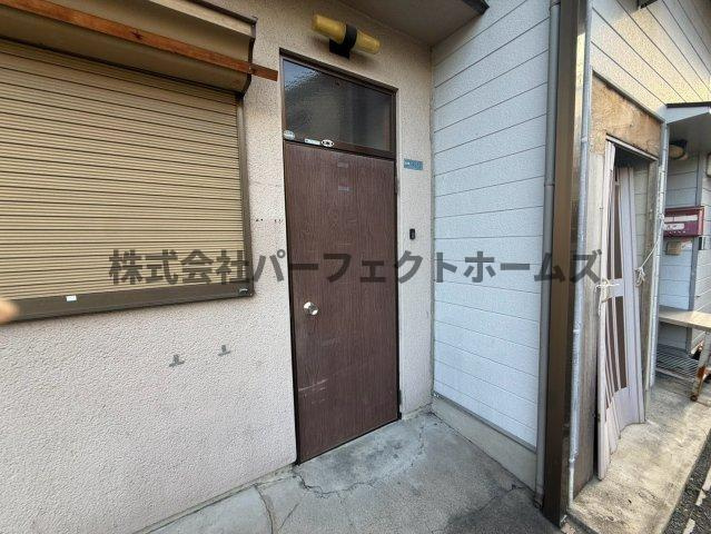 池田南町戸建　賃貸のエントランス|毎日通るエントランスはこのようになっています