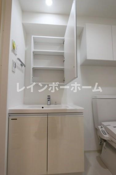レアライズ曳舟の独立洗面台
