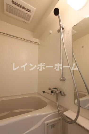 レアライズ曳舟の浴室