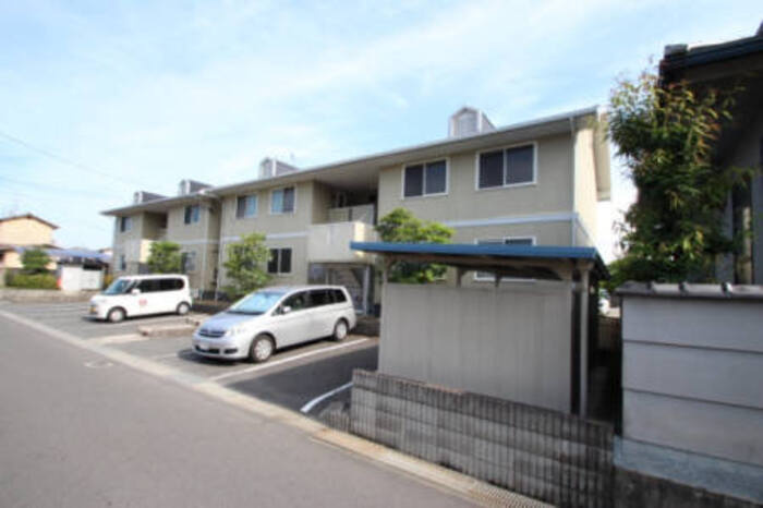 エトワール津島　A棟の外観