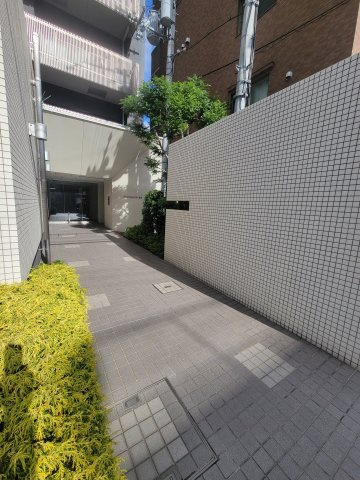 PRESTANCE香里のエントランス