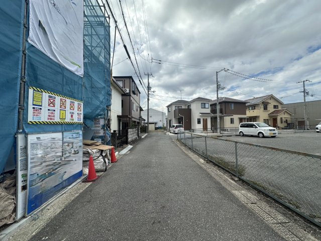 明石市二見町福里　新築戸建ての前面道路含む現地写真