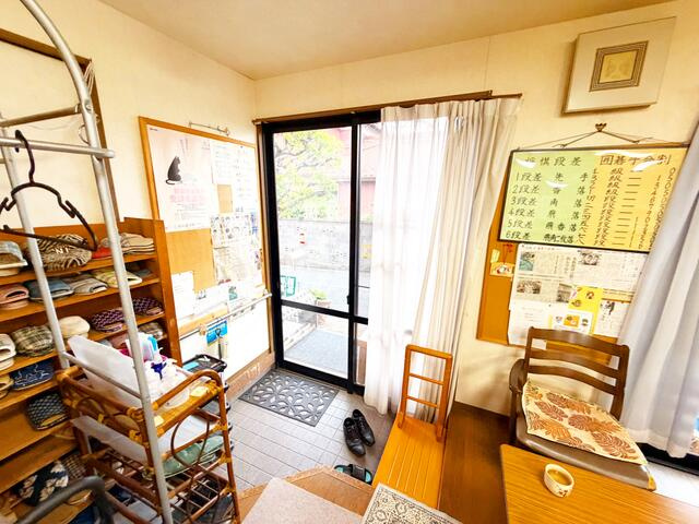 古淵一丁目店舗の玄関