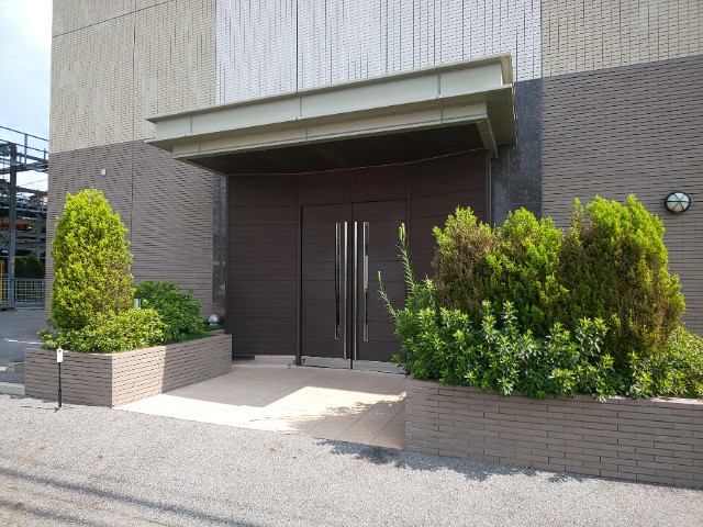 BELISTA岡崎戸崎のエントランス