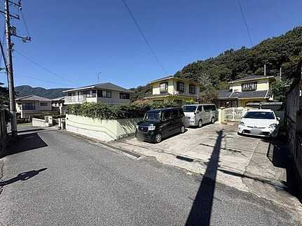 安佐北区深川4丁目の前面道路含む現地写真