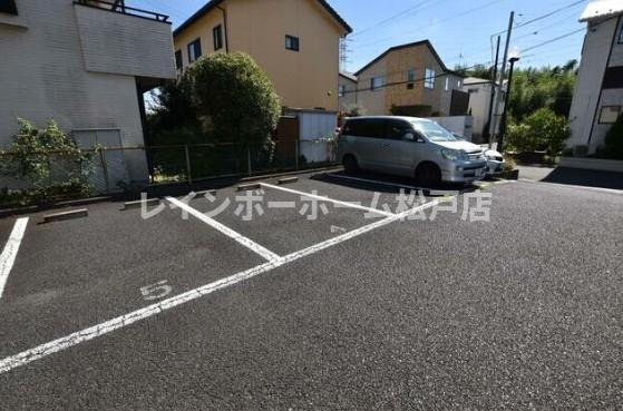 ブライトステージ南柏【仲介手数料：50％OFF】対象物件！の駐車場|駐車場に車を止められます