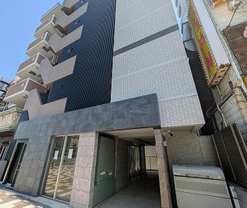 ベルシード横濱新町のエントランス