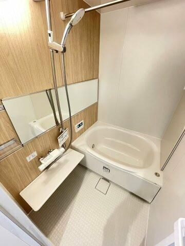 ＦＵＪＩＳＴＡ所沢２０の浴室