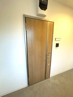 キャメル西所沢プレミアの玄関