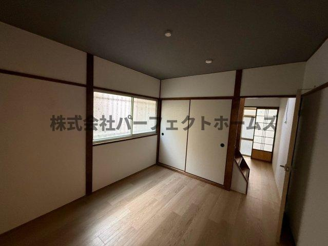 高柳7丁目テラスハウス　賃貸の洋室|落ち着いた色調の洋室です