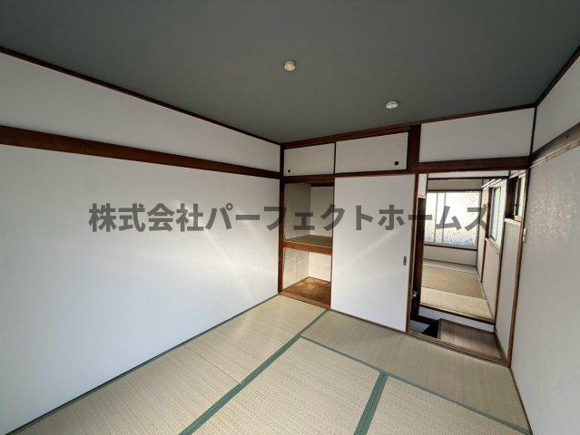 高柳7丁目テラスハウス　賃貸の和室|和室、ちょっとしたくつろぎスペースにいかがでしょうか