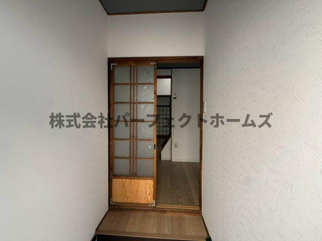 高柳7丁目テラスハウス　賃貸の内装|明るい室内です